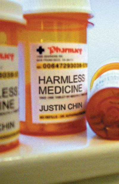 Cover for Justin Chin · Harmless Medicine (Paperback Book) (2001)