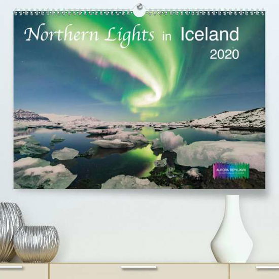 Cover for Reykjavík · Northern Lights in Iceland 20 (Book)