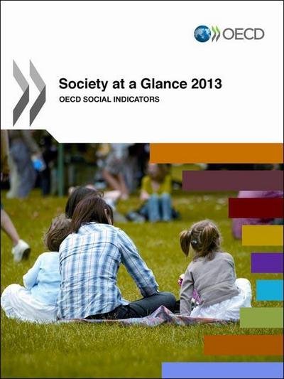 Cover for Organization for Economic Cooperation and Development Oecd · Society at a Glance 2014: Oecd Social Indicators (Paperback Book) [7th Revised edition] (2014)