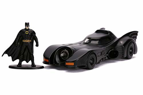 Dc Comics: Batman 1989 In Scala 1:32 Con Personaggio Di Batman In Die-Cast - Dc Comics: Batman 1989 In Scala 1:32 Con Personaggio Di Batman In Die - Merchandise - Dickie Spielzeug - 4006333069734 - 30. november 2023