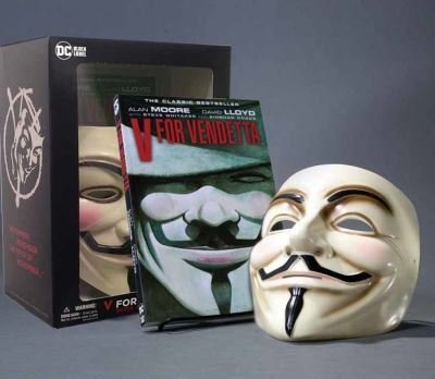 V for Vendetta Book and Mask Set - Alan Moore - Books - DC Comics - 9781779511737 - April 27, 2021