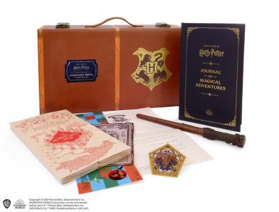 Harry Potter: Hogwarts Trunk Collectible Set - Donald Lemke - Kirjat - Running Press,U.S. - 9780762474738 - torstai 19. elokuuta 2021