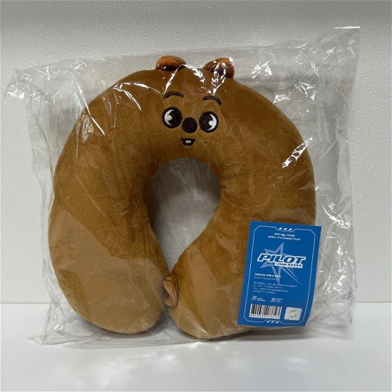 Cover for Stray Kids · Han Quokka Neck Pillow (Kaulatyyny) [Official Skzoo Pilot edition] (2023)