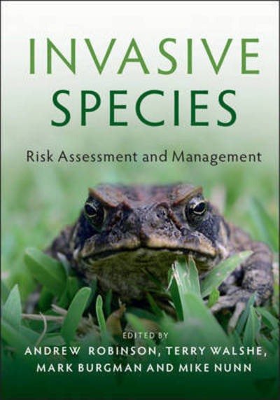 Cover for Andrew Robinson · Invasive Species: Risk Assessment and Management (Paperback Book) (2017)