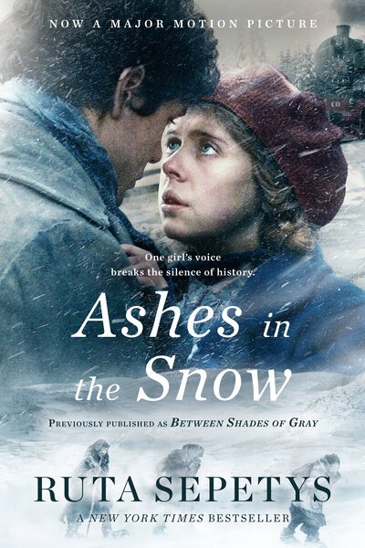 Cover for Ruta Sepetys · Ashes in the Snow (Movie Tie-In) (Paperback Bog) (2018)