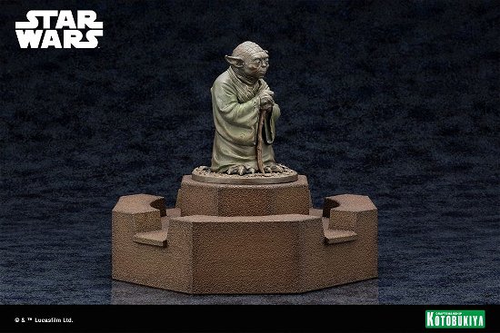 Star Wars Cold Cast Statue Yoda Fountain Limited E - Star Wars - Merchandise -  - 4934054041749 - 20. september 2022