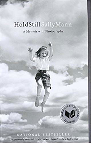 Hold Still: A Memoir with Photographs - Sally Mann - Bøger - Little, Brown and Company - 9780316247757 - 26. april 2016