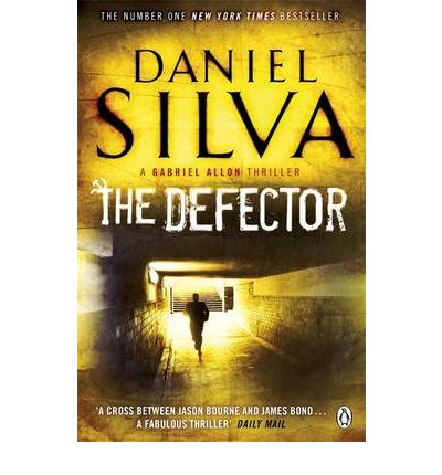 The Defector - Daniel Silva - Kirjat - Penguin Books Ltd - 9780141042763 - torstai 22. heinäkuuta 2010