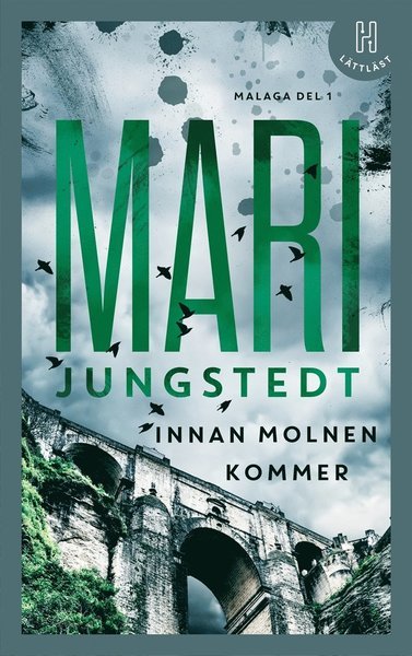 Cover for Mari Jungstedt · Málagasviten: Innan molnen kommer (lättläst) (ePUB) (2020)