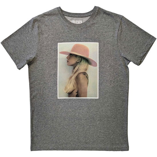 Lady Gaga Unisex T-Shirt: Pink Hat - Lady Gaga - Koopwaar -  - 5056561076768 - 