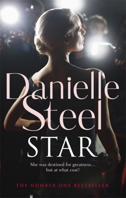 Cover for Danielle Steel · Star: An epic, unputdownable read from the worldwide bestseller (Paperback Bog) (2021)