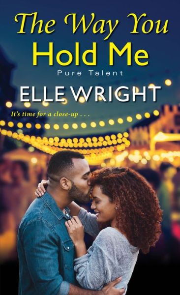 Cover for Elle Wright · The Way You Hold Me (Paperback Book) (2020)