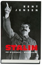 Stalin - Bent Jensen - Książki - Gyldendal - 9788703008790 - 27 września 2005