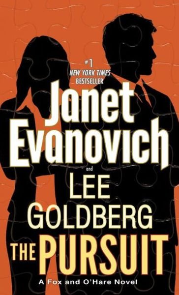 Cover for Evanovich · The Pursuit: A Fox and O'Hare Novel - Fox and O'Hare (Buch) (2017)
