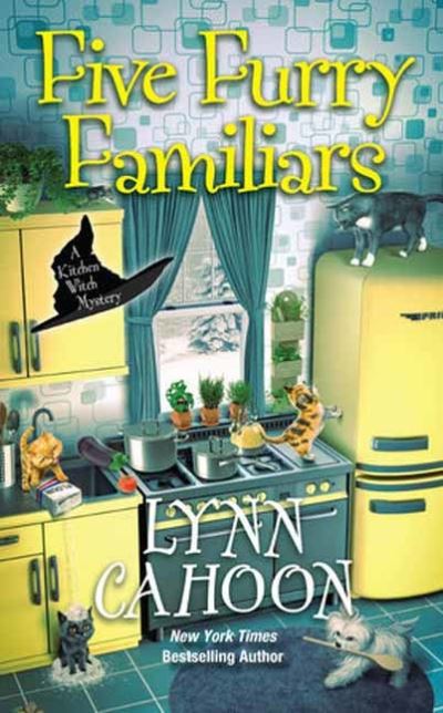 Cover for Lynn Cahoon · Five Furry Familiars (Paperback Book) (2024)