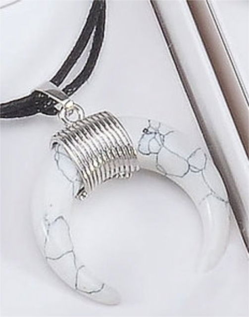 Amulet Pendant - White Magnesite - Lo Scarabeo - Merchandise - Lo Scarabeo - 9788865278796 - August 4, 2023