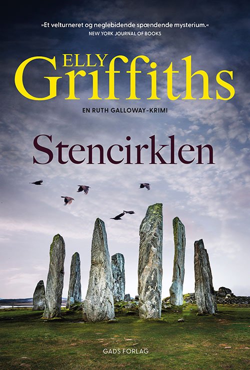 Cover for Elly Griffiths · En Ruth Galloway-krimi: Stencirklen (Sewn Spine Book) [1e uitgave] (2022)