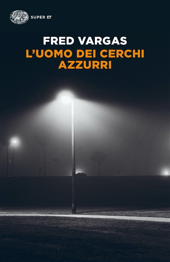 Cover for Fred Vargas · L' Uomo Dei Cerchi Azzurri. I Casi Del Commissario Adamsberg (Bog)