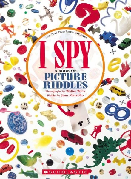 I Spy: A Book of Picture Riddles - Jean Marzollo - Books - Cartwheel Books - 9781338810806 - August 30, 2022