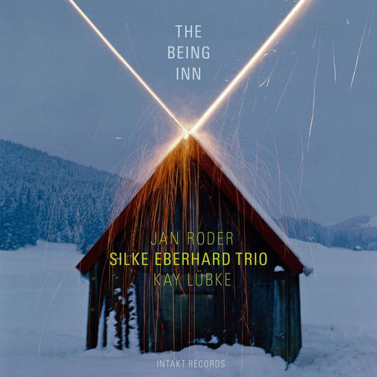 The Being Inn - Silke Eberhard Trio - Musik - INTAKT - 7640120192808 - 2. juni 2017