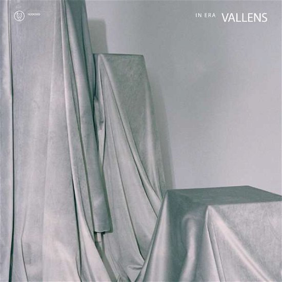 In Era (Silver Vinyl) - Vallens - Muzyka - HAND DRAWN DRACULA - 0623339255813 - 14 maja 2021