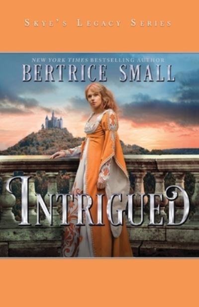 Cover for Bertrice Small · Intrigued (Buch) (2022)