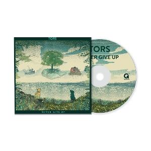 Cover for Tors · Never Give Up (CD) (2025)