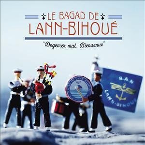 Cover for Le Bagad De Lann Bihoue · Le Bagad De Lann Bihoue - Bienvenue Degemer Mat (CD) (2018)