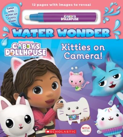 Cover for Scholastic · Gabby'S Dollhouse: Kitties on Camera! (Dreamworks) (Board book) (2021)