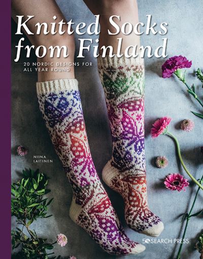 Knitted Socks from Finland: 20 Nordic Designs for All Year Round - Niina Laitinen - Livres - Search Press Ltd - 9781782219835 - 3 janvier 2022