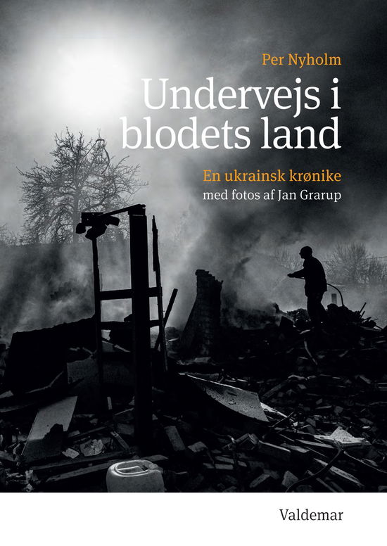 Cover for Per Nyholm · Undervejs i blodets land (Hardcover Book) [1st edition] (2023)