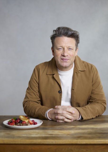 Cover for Jamie Oliver · Eat Yourself Healthy (Inbunden Bok) (2025)