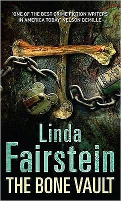 Cover for Linda Fairstein · The Bone Vault - Alexandra Cooper (Paperback Bog) (2009)