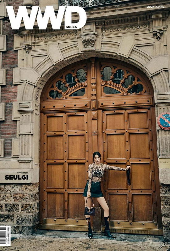 WWW Korea April 2024 - SEULGI (RED VELVET) - Livros - WWD - 9951161419839 - 25 de março de 2024