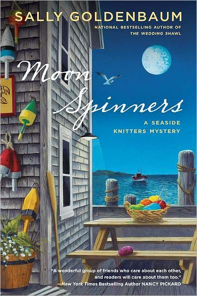 Moon Spinners (Seaside Knitters, Book 3) - Sally Goldenbaum - Książki - NAL Trade - 9780451231840 - 3 maja 2011