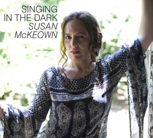 Singing In The Dark - Susan Mckeown - Musik - HIBERNIAN MUSIC - 0708434060842 - 9. april 2021