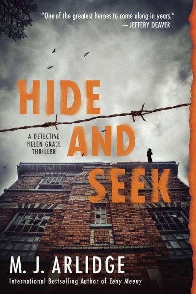 Cover for M. J. Arlidge · Hide and seek a Detective Helen Grace thriller (Buch) [Berkley trade paperback edition. edition] (2017)