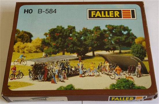 Cover for Faller · 2 Fietsenrekken Met Fietsen (Toys)