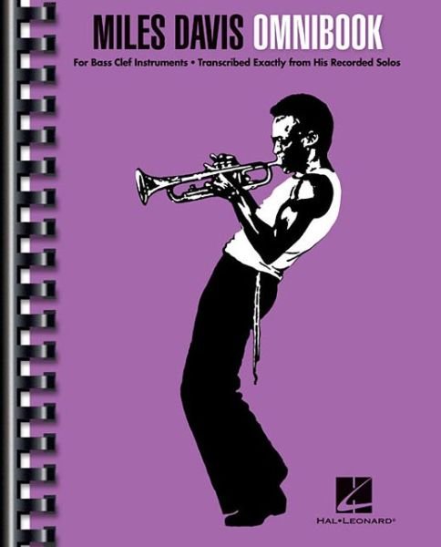 Miles Davis Omnibook - Miles Davis - Livros - Hal Leonard Corporation - 9781480354852 - 1 de fevereiro de 2015