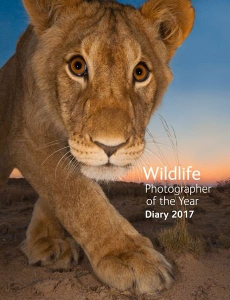 Cover for Natural History Museum · Wildlife Photographer of the Year Desk Diary 2017 - Wildlife Photographer of the Year Diaries (Hardcover Book) (2016)