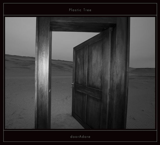 Cover for Plastic Tree · Dooradore &lt;limited&gt; (CD) [Japan Import edition] (2018)