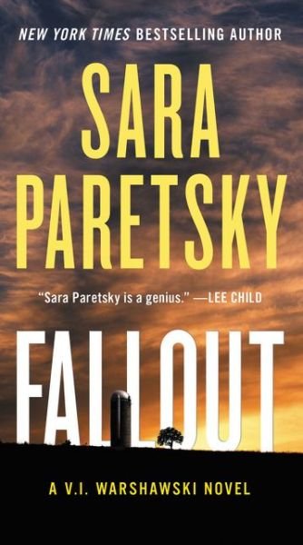 Cover for Sara Paretsky · Fallout: A V.I. Warshawski Novel - V.I. Warshawski Novels (Paperback Book) (2017)
