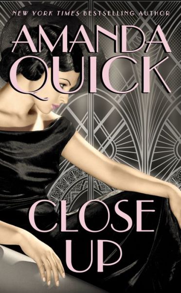 Cover for Amanda Quick · Close Up (Paperback Book) (2021)