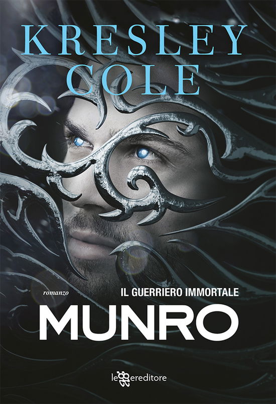 Cover for Kresley Cole · Munro. Il Guerriero Immortale (Book)