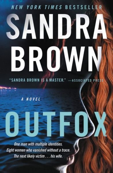 Cover for Sandra Brown · Outfox (Paperback Book) (2020)