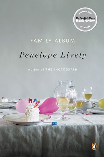 Cover for Penelope Lively · Family Album: a Novel (Paperback Book) [Reprint edition] (2010)