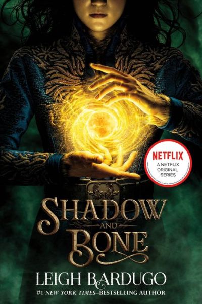 Shadow and Bone - The Shadow and Bone Trilogy - Leigh Bardugo - Livres - Henry Holt and Co. (BYR) - 9781250777881 - 20 avril 2021