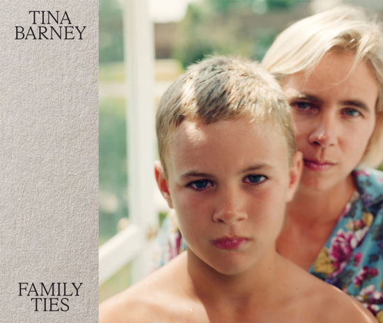 Tina Barney: Family Ties (Hardcover Book) (2024)