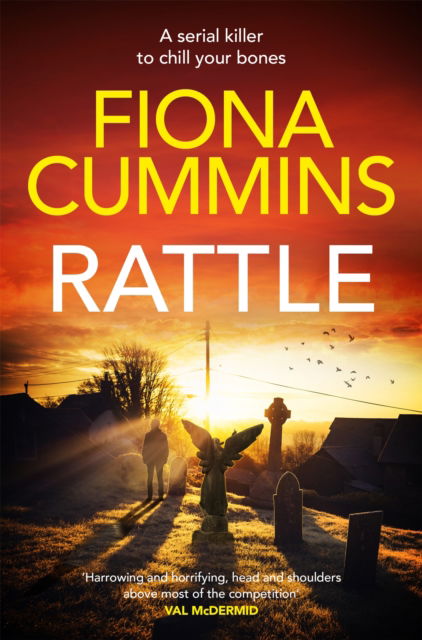 Rattle - Fiona Cummins - Książki - Pan Macmillan - 9781035020898 - 26 października 2023