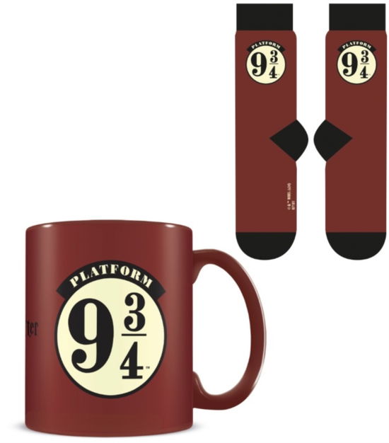 Cover for Harry Potter · Platform 9 3/4 - Mug 315ml And Sock (Spielzeug) (2024)